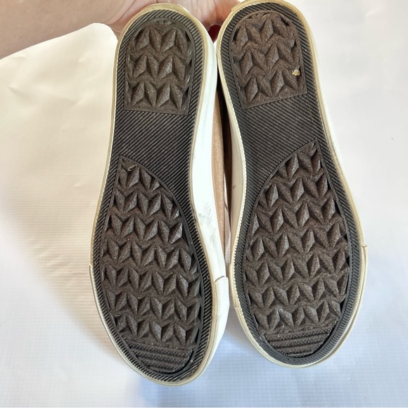 Very G Cheetah Print Sneakers Women's Size 9 EUC - Picture 5 of 7